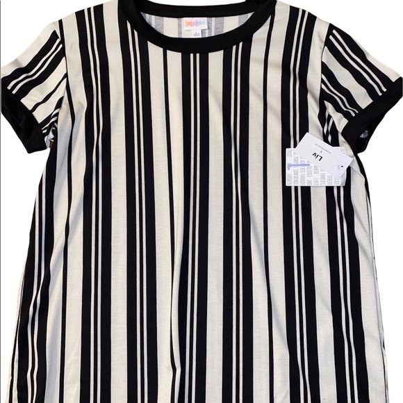 LuLaRoe Tops - NWT LuLaRoe Liv T-Shirt. T-Shirt w/ribbed neckline&cuffs Vertical Striped Top